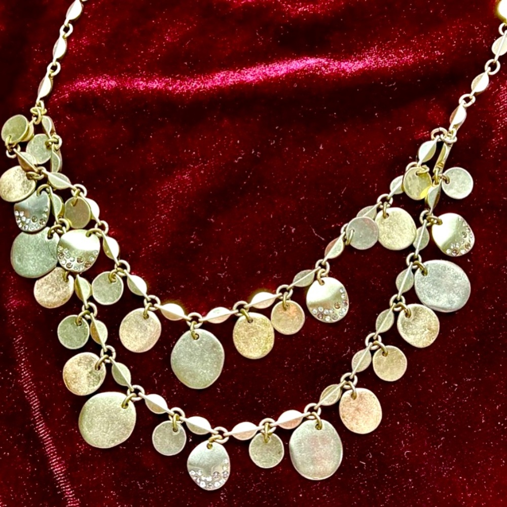 Chloe necklace solid and strong